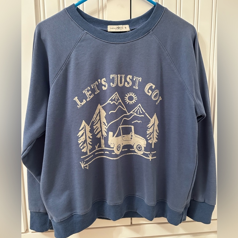 Natural Life Crewneck Sweatshirt. Size Medium